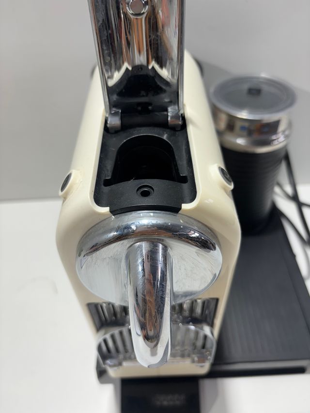 Cafetera Nespresso DeLonghi EN265 CWA