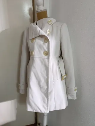 Abrigo blanco elegante