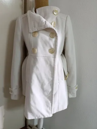 Abrigo blanco elegante