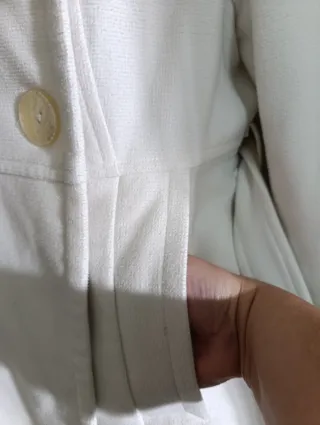 Abrigo blanco elegante