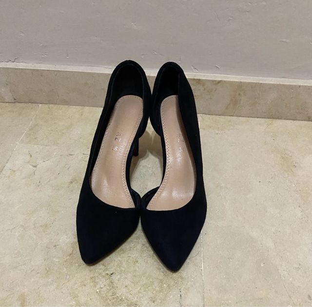 Tacones negros ante asimétricos talla 38