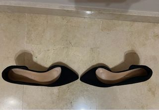 Tacones negros ante asimétricos talla 38