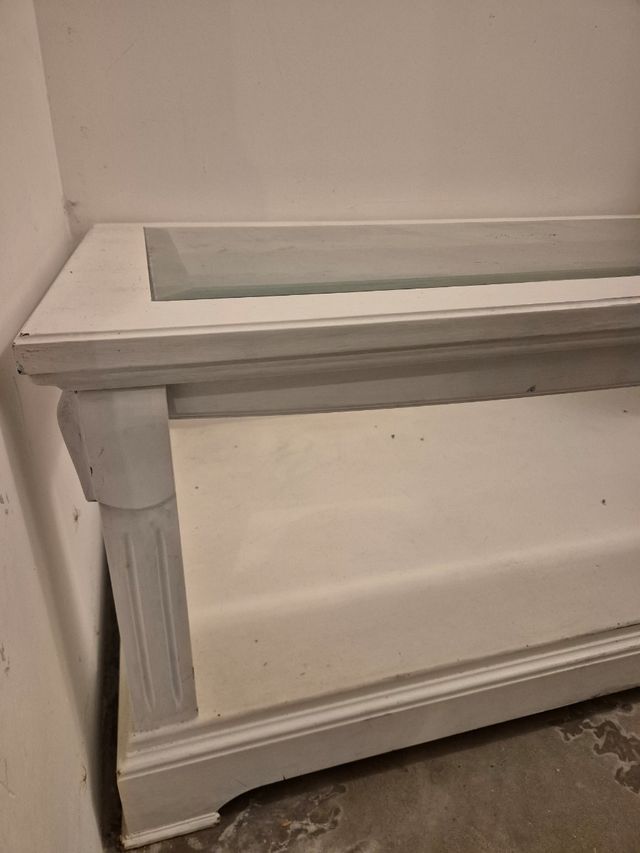 Mesa de salón de madera y cristal