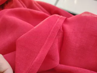 Cortinas Vermelhas com Ilhós