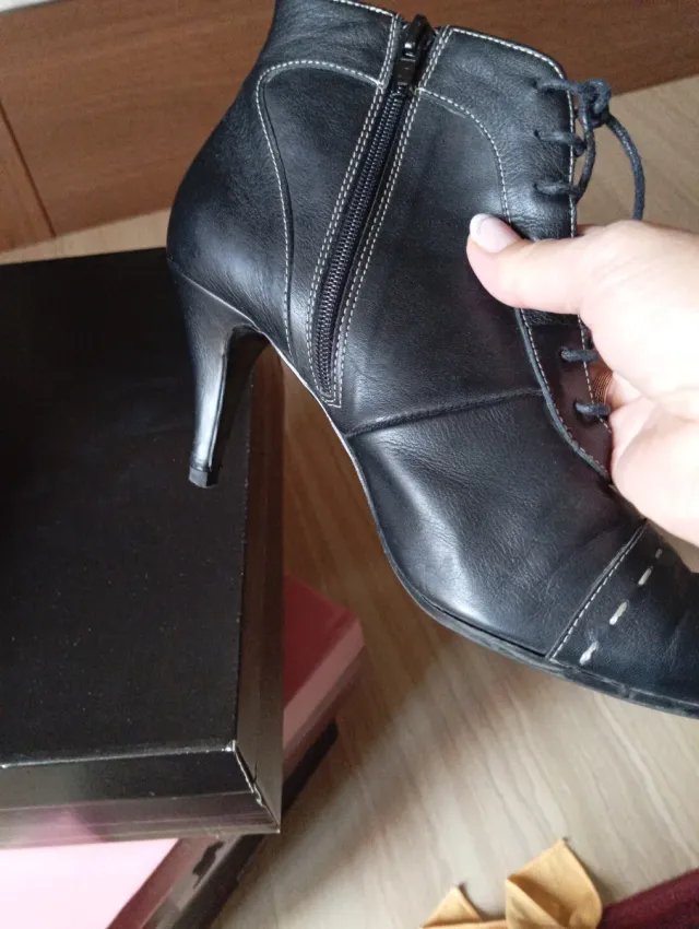 Botas vintage años 90 cordones tacón De Ubrique