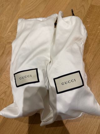 Zapatillas Gucci Blancas con Adornos de Gato