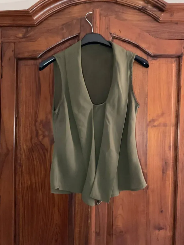 Camicetta vintage verde militare con fiocco