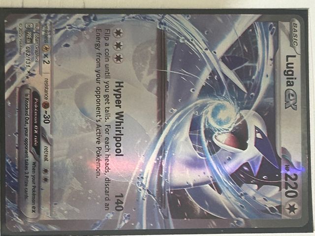 Carta Pokémon con funda