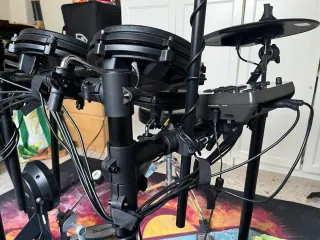 Batería Electrónica Alesis Nitro Mesh Kit