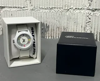 Reloj Skechers Blanco con Detalles Multicolor