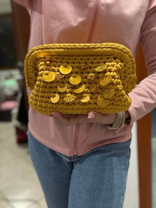 Clutch uncinetto oro con paillettes