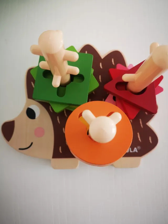 Erizo de madera Goula apilable