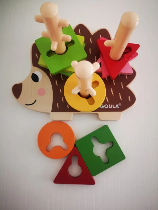 Erizo de madera Goula apilable