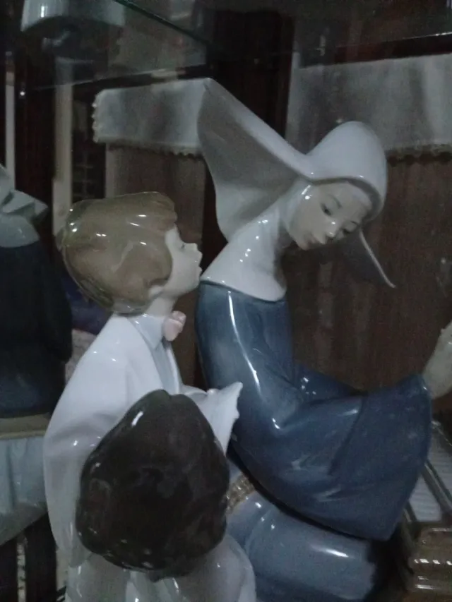 Lladro Monja Órgano Niños Porcelana