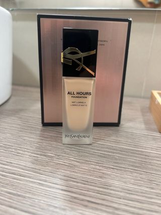 Yves Saint Laurent Fondotinta All Hours