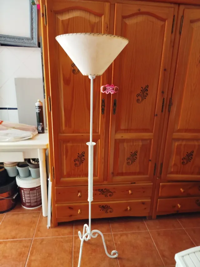 Lámpara de pie salón tela y metal