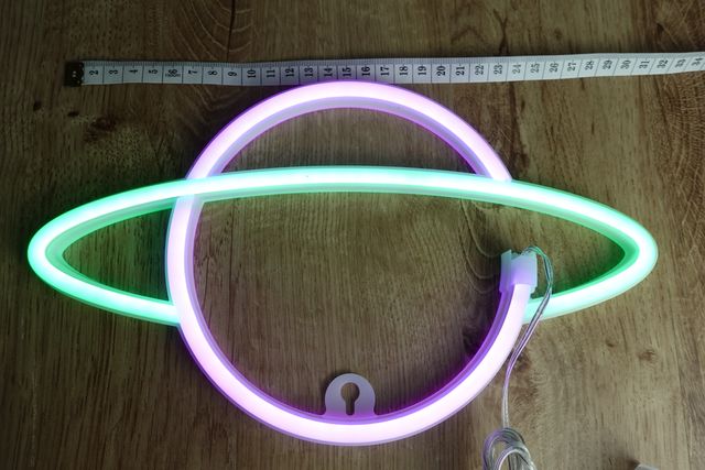 Luz LED planeta Saturno USB multicolor neon