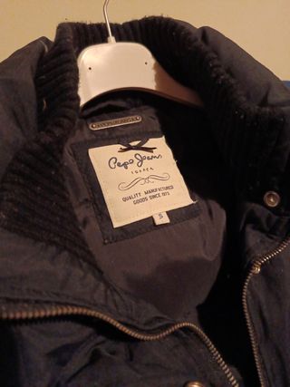 Chaqueta de plumas negra Talla S