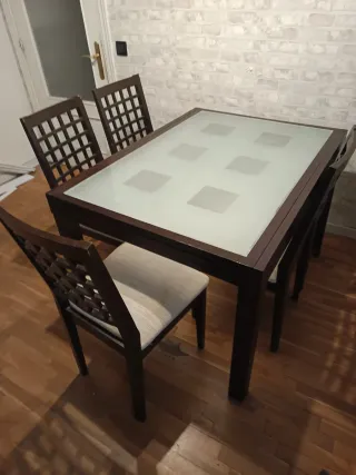 Mesa salon con 5 sillas