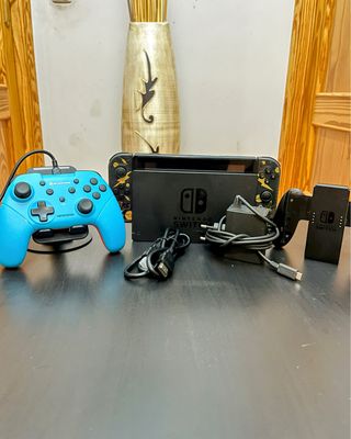 Nintendo Switch Pikachu completa