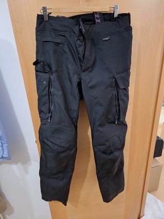 Chaqueta y pantalón Revit carretera