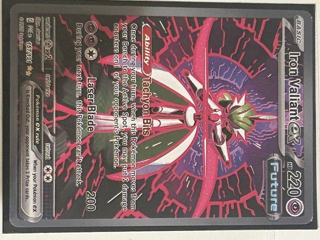 Carta Pokémon Iron Valiant EX + funda