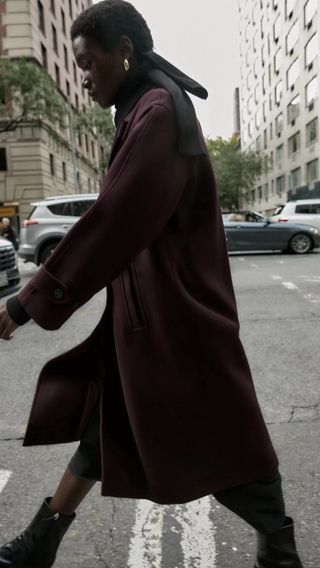 Abrigo oversize Zara púrpura