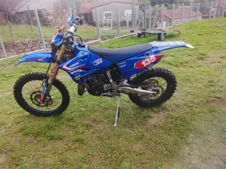 Yamaha YZ matriculada con arranque eléctrico