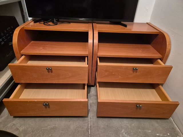 Mesas de noche de madera con cajonera