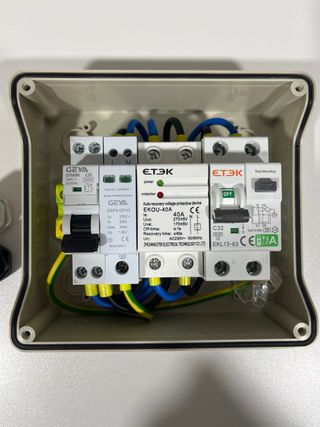 Cuadro protecciones para cargador coche eléctrico