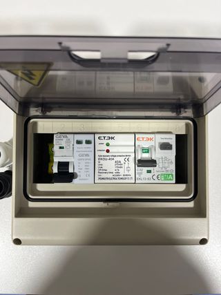 Cuadro protecciones para cargador coche eléctrico