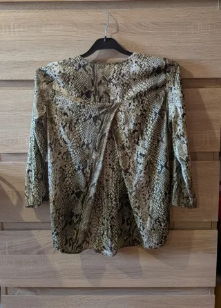 Blusa Stradivarius Animal Print Serpiente Talla S