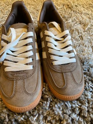 Adidas Spezial Marrones y Blancas