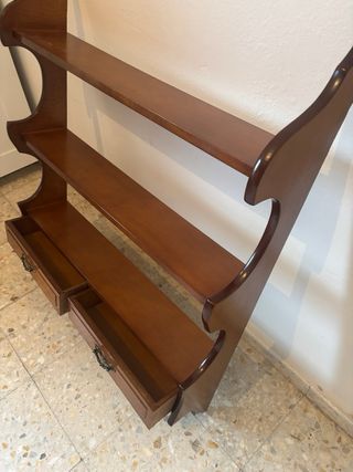 Estanteria de madera con cajones