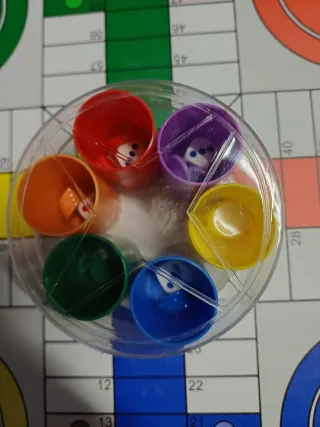 Juego de mesa ajedrez y parchís