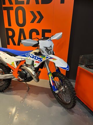 KTM 300 2t EXC SIX DAYS 2026 Carnet A2.