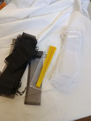 Bolsas para abanicos (negras y blancas)