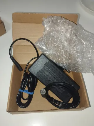 Cargador Patinete Eléctrico