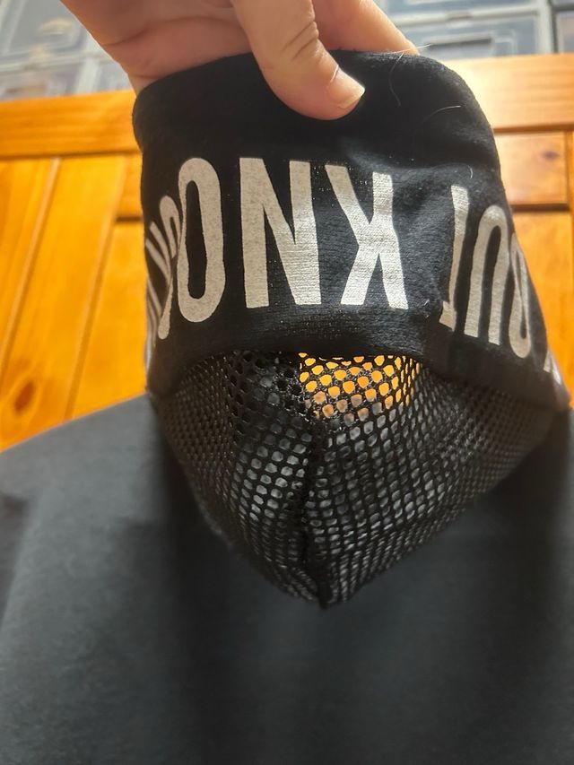 Sudadera Negra con Mensaje