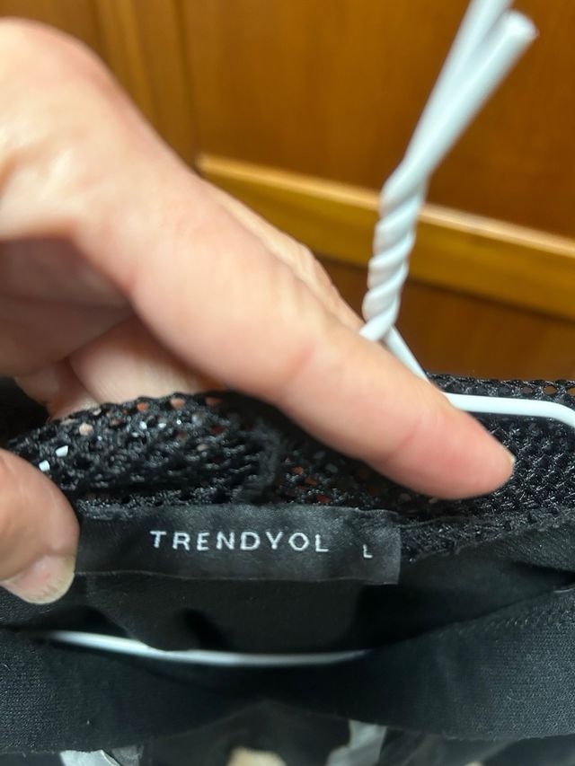 Sudadera Negra con Mensaje