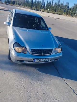 Mercedes-Benz Clase C 2004