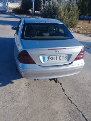Mercedes-Benz Clase C 2004