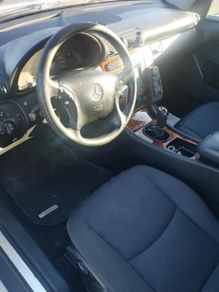 Mercedes-Benz Clase C 2004