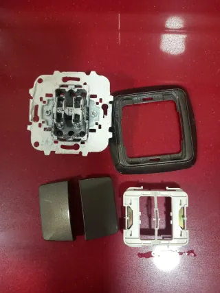 Interruptor Niessen Doble Despiezado