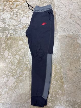 Conjunto Nike Tech Gris y Rojo