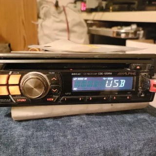 Autoradio Alpine CDE-120RM + Bluetooth