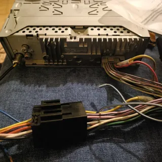 Autoradio Alpine CDE-120RM + Bluetooth