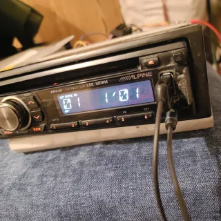 Autoradio Alpine CDE-120RM + Bluetooth