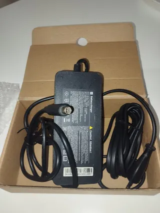 Cargador Patinete Eléctrico