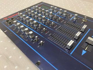 Mesa DJ Vestax PCV 175